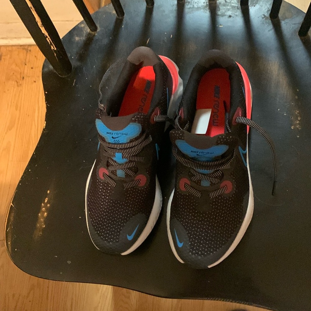 Nike kids  renew athletic shoes size 5Y